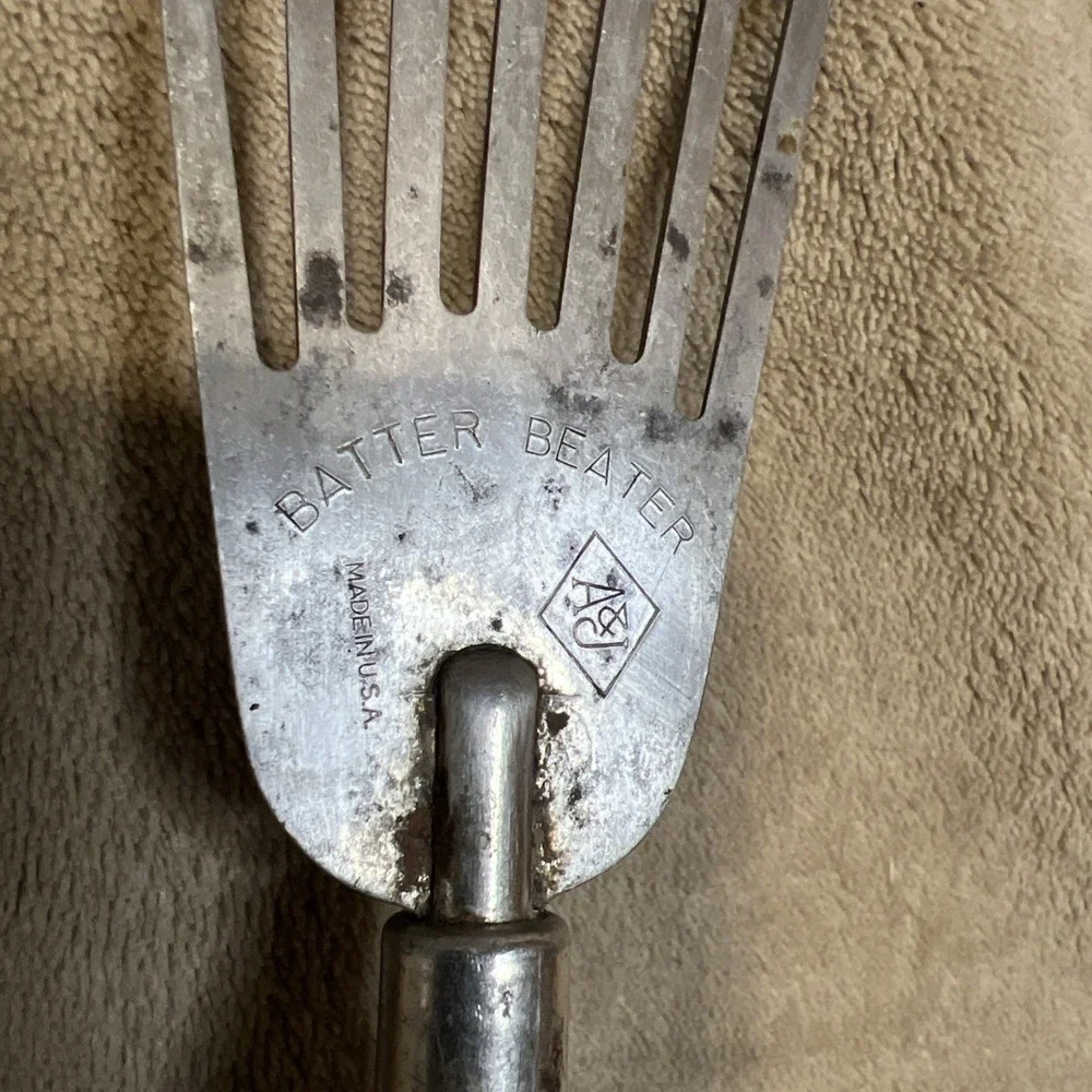 Vintage Kitchen 4pc Lot Batter Beater, Masher, Melon Baller, Citrus Squeezer USA